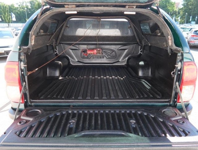 Toyota Hilux  2.4 D-4D 