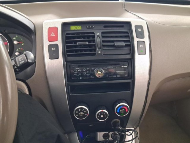 Hyundai Tucson  2.0 i 