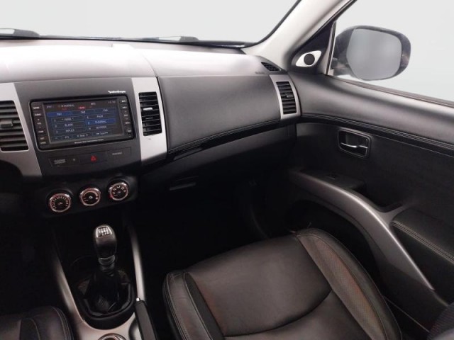 Mitsubishi Outlander  2.2 DI-D 