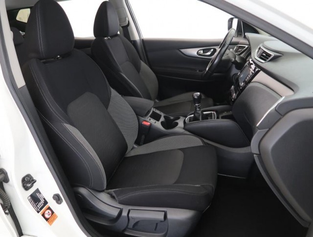 Nissan Qashqai  1.6 DIG-T 