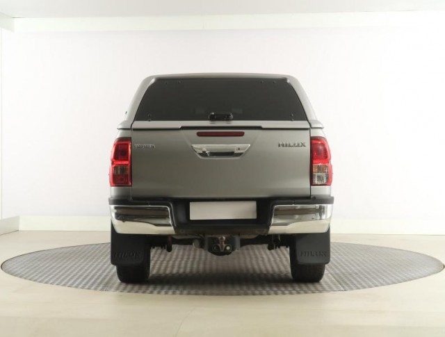 Toyota Hilux  2.4 D-4D 