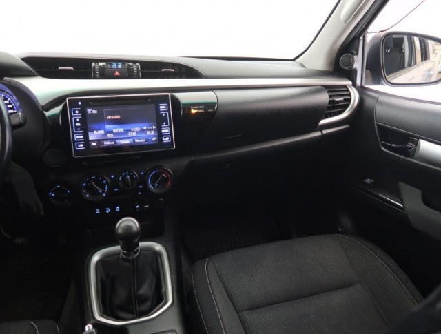 Toyota Hilux  2.4 D-4D 