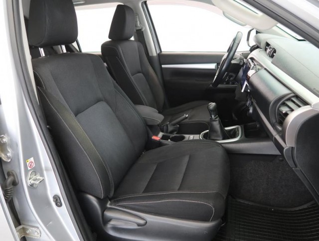 Toyota Hilux  2.4 D-4D 