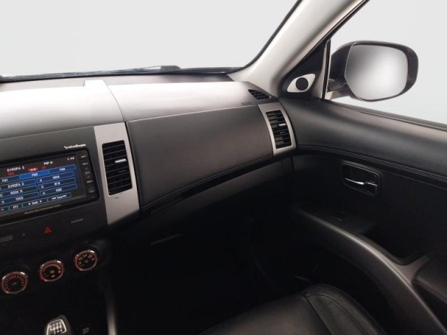 Mitsubishi Outlander  2.2 DI-D 