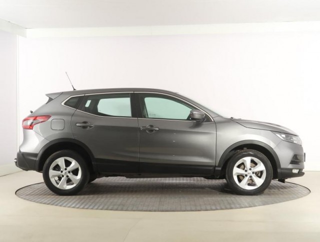 Nissan Qashqai  1.3 DIG-T 
