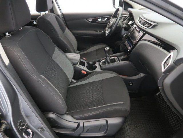 Nissan Qashqai  1.3 DIG-T 