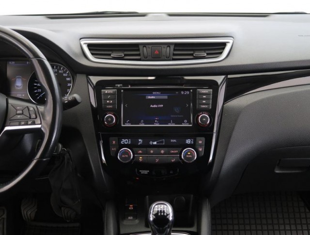 Nissan Qashqai  1.3 DIG-T 