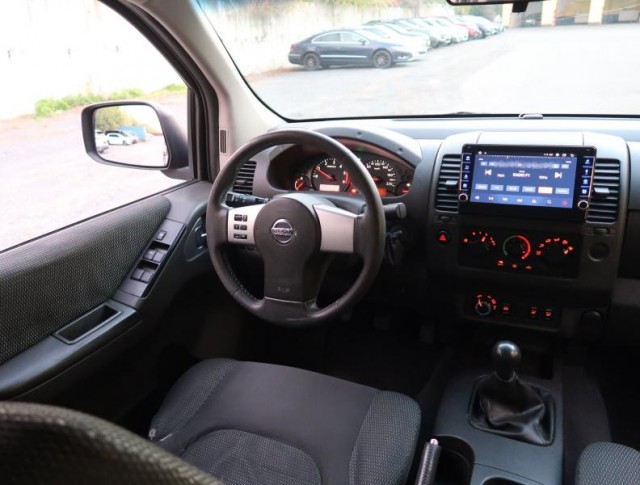 Nissan Navara  2.5 D 