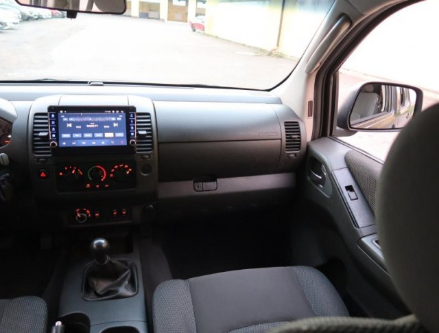 Nissan Navara  2.5 D 