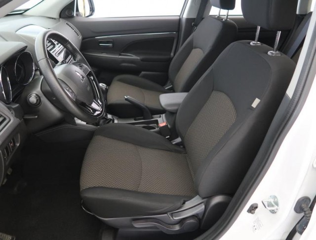 Mitsubishi ASX  2.0 MIVEC Invite