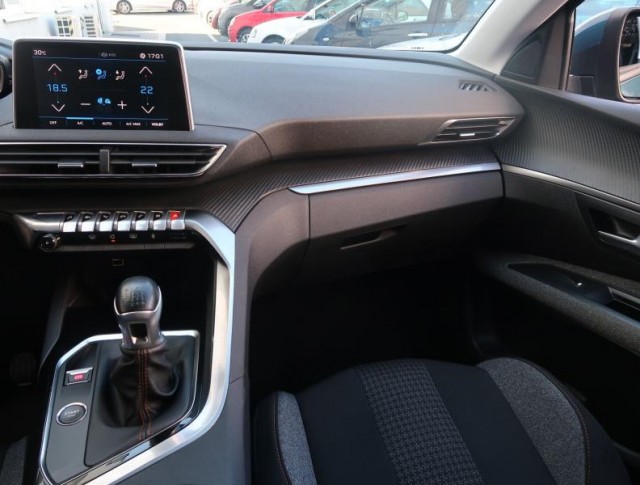 Peugeot 5008  PureTech 130 