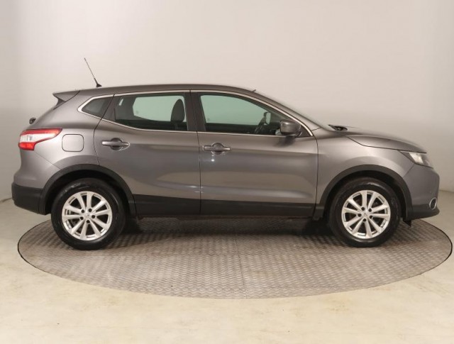 Nissan Qashqai  1.2 DIG-T 