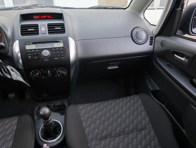 Suzuki SX4  1.6 VVT GL/AC