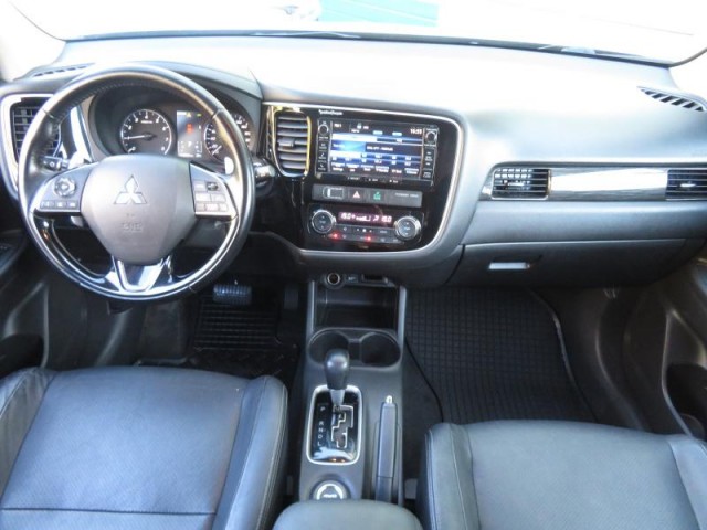 Mitsubishi Outlander  2.0 