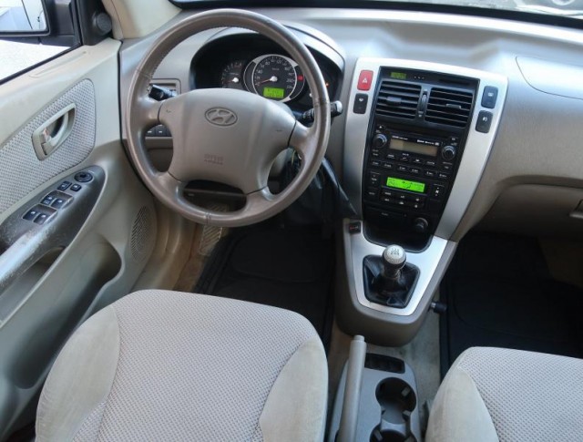 Hyundai Tucson  2.0 i 