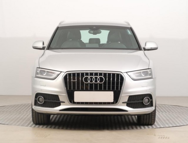 Audi Q3  2.0 TDI S line