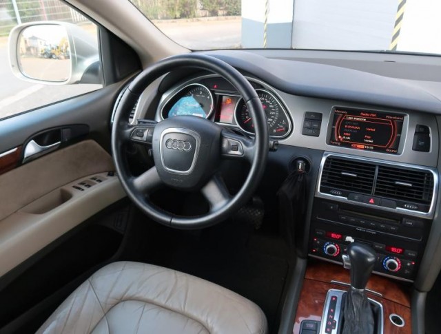 Audi Q7  3.0 TDI S-Line