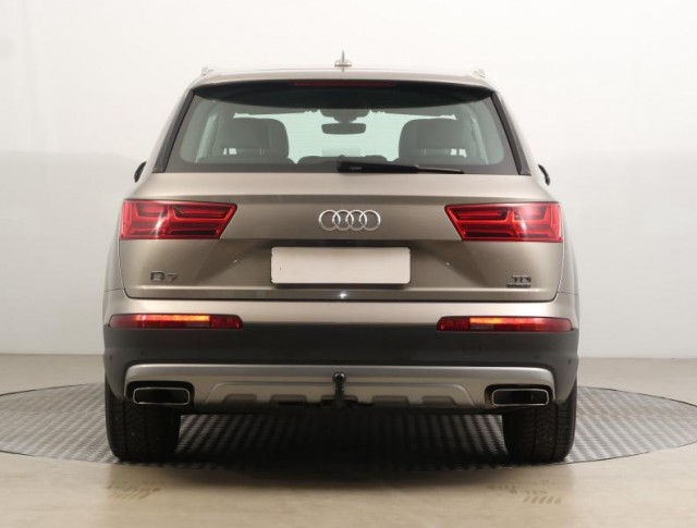 Audi Q7  3.0 TDI 