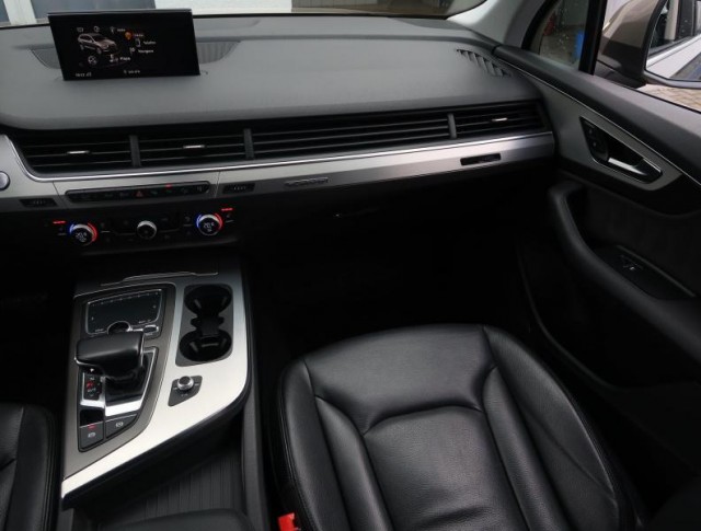 Audi Q7  3.0 TDI 