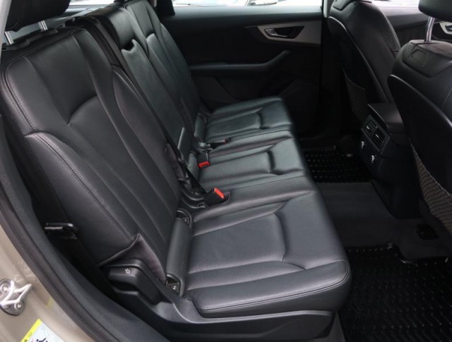 Audi Q7  3.0 TDI 