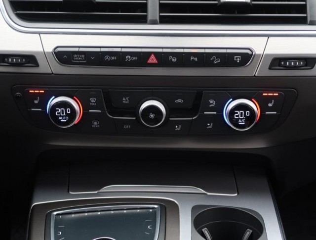 Audi Q7  3.0 TDI 
