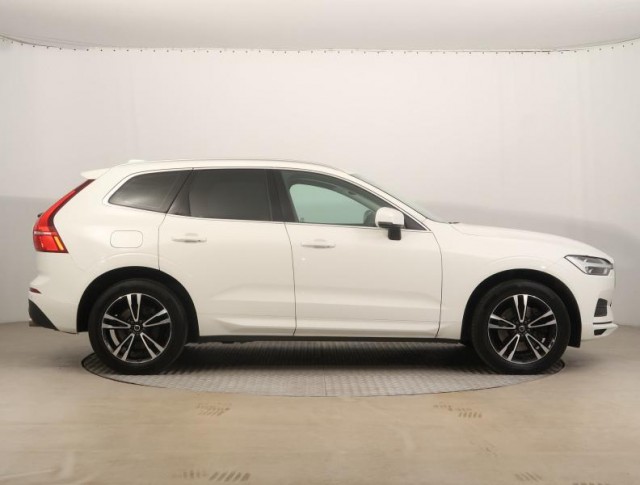 Volvo XC60  B4 AWD Momentum