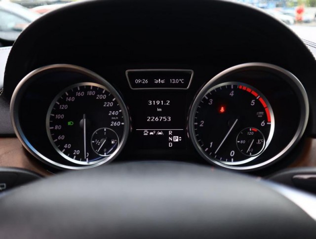 Mercedes-Benz ML  ML 350 BlueTEC Edition 1