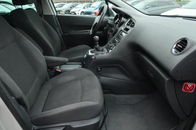 Peugeot 5008  1.6 BlueHDi Allure
