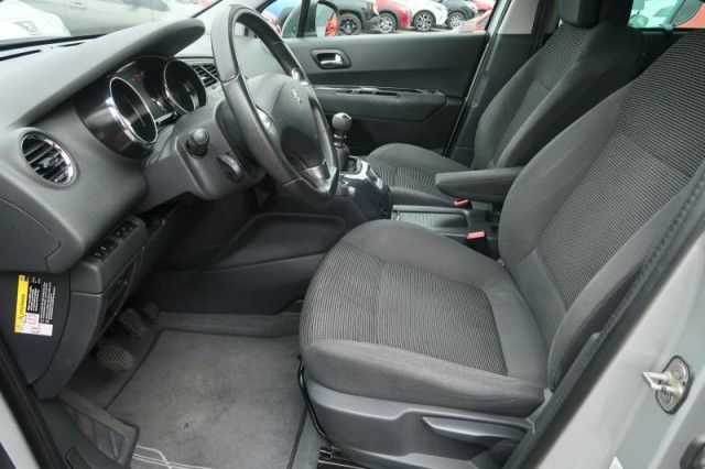 Peugeot 5008  1.6 BlueHDi Allure