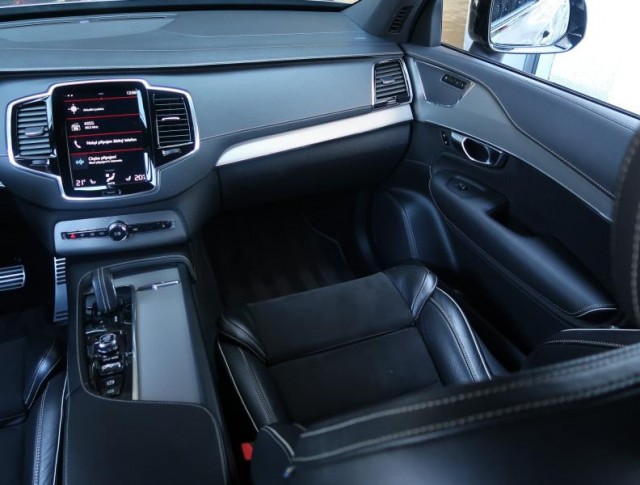 Volvo XC90  B5 AWD R-Design