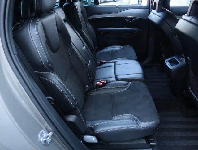 Volvo XC90  B5 AWD R-Design