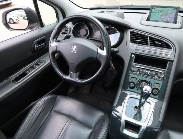 Peugeot 5008  1.6 HDi 