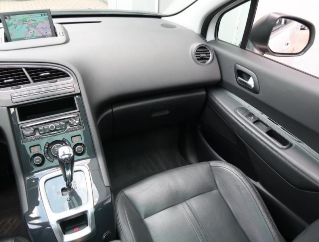 Peugeot 5008  1.6 HDi 