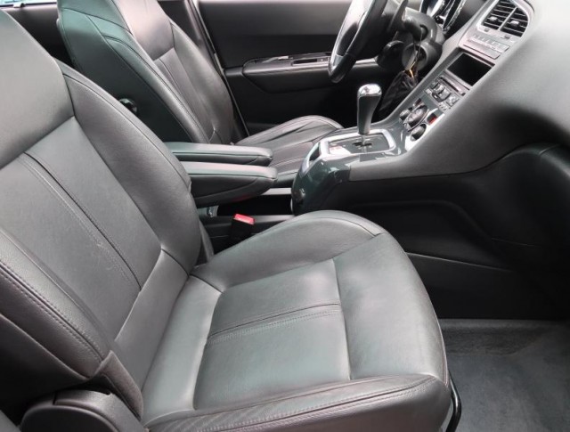 Peugeot 5008  1.6 HDi 