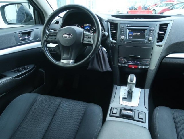 Subaru Outback  2.5 i 