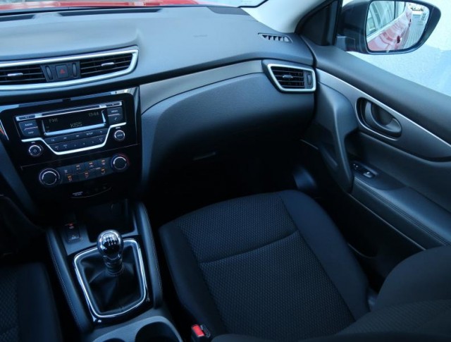Nissan Qashqai  1.3 DIG-T 