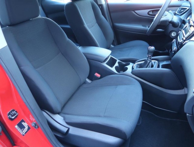 Nissan Qashqai  1.3 DIG-T 