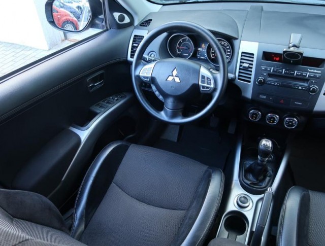 Mitsubishi Outlander  2.2 DI-D 