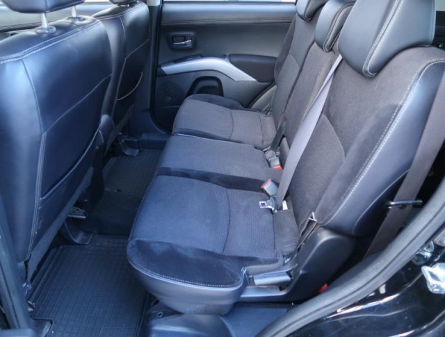 Mitsubishi Outlander  2.2 DI-D 