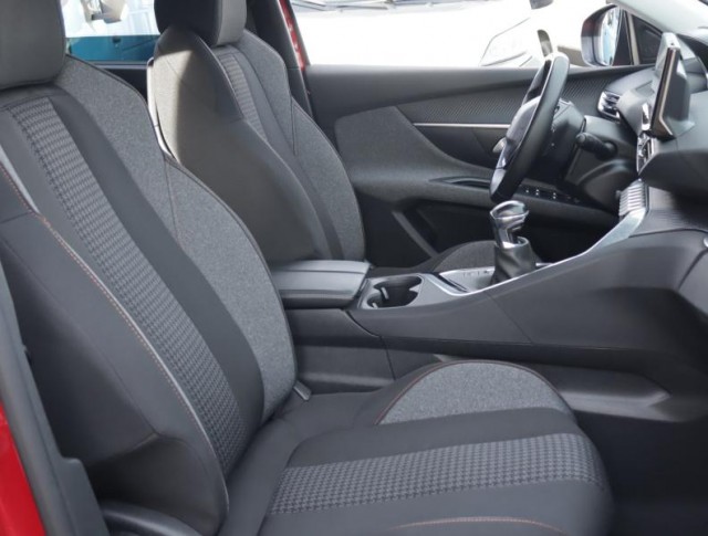 Peugeot 5008  PureTech 130 