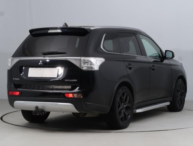 Mitsubishi Outlander  2.2 DI-D 
