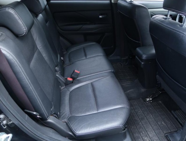 Mitsubishi Outlander  2.2 DI-D 