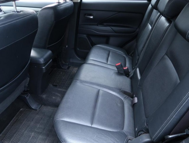 Mitsubishi Outlander  2.2 DI-D 