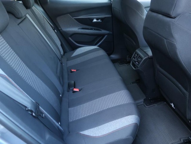 Peugeot 3008  1.6 BlueHDi Active