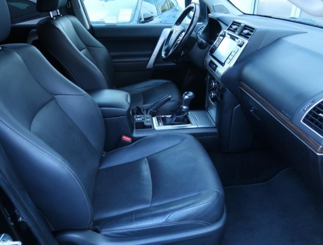 Toyota Land Cruiser  2.8 D-4D 