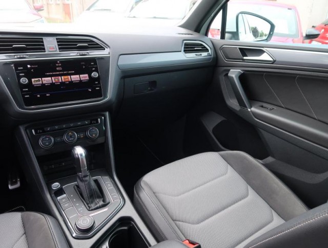 Volkswagen Tiguan  2.0 TSI R-Line