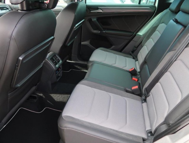 Volkswagen Tiguan  2.0 TSI R-Line