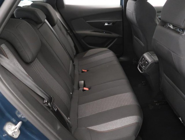 Peugeot 3008  1.5 BlueHDi Active