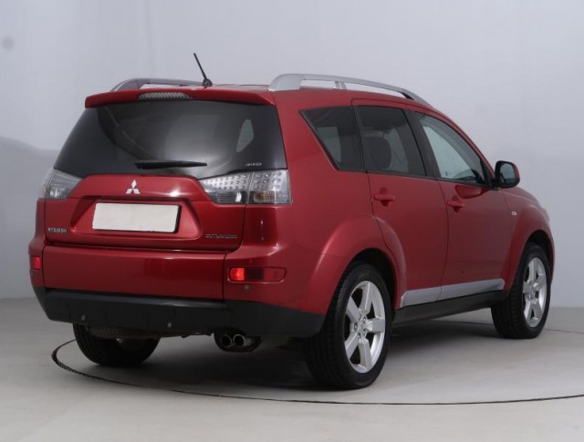 Mitsubishi Outlander  2.0 DI-D Intense