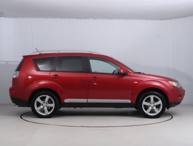 Mitsubishi Outlander  2.0 DI-D Intense